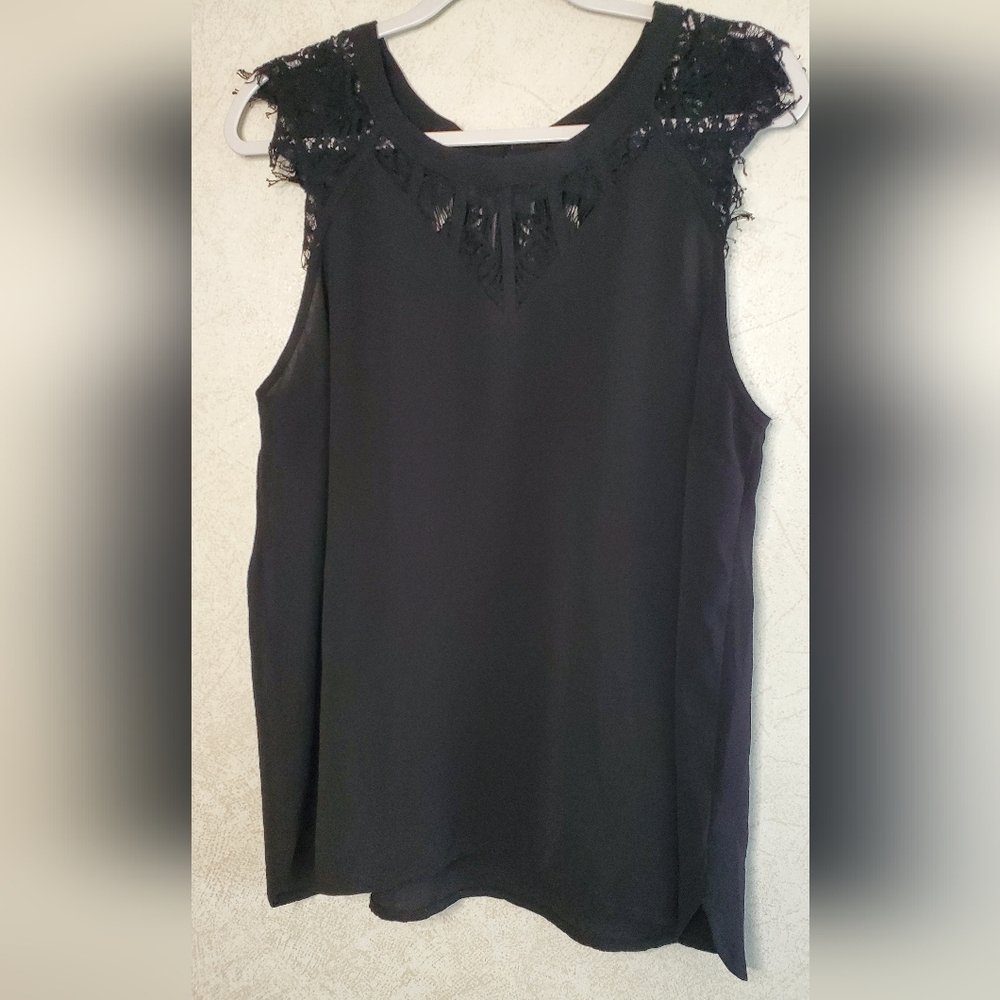 41 Hawthorn Black Lace Details Cap Sleeves Top Ladies. Size:XL